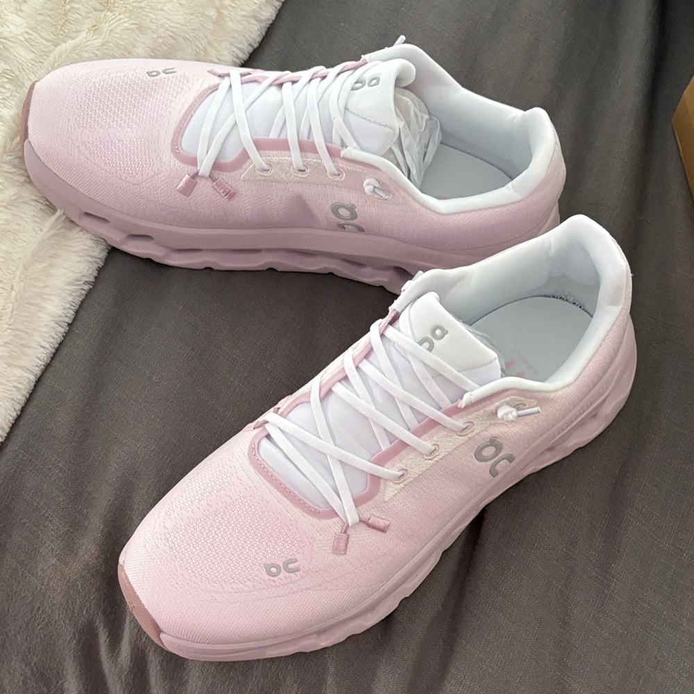 On Running Women's Soft Pink Sneakers NWT